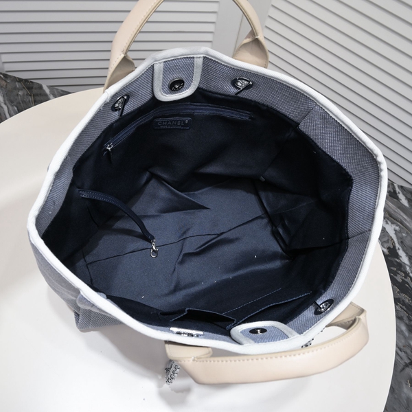 シャネルバッグ着用イメージ